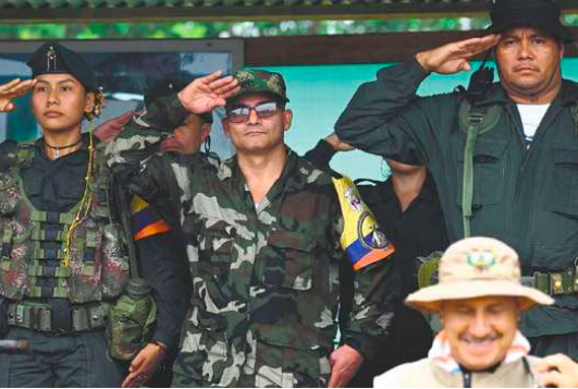 La chaqueta verde militar, dónde comprarla y cómo llevarla. – DE CHARCO EN  CHARCO